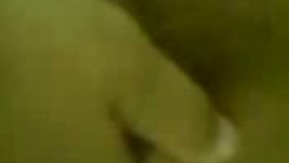 Efter en date seks vidos prikker en dame sin kasket med en blå vibrator.
