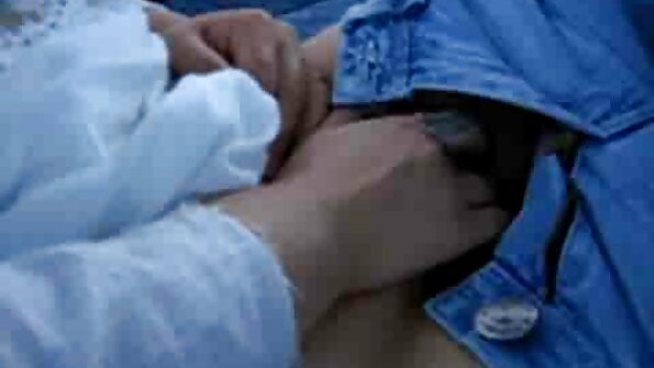 Uforskammet blondine knepper med en fyr med en aktiv macho. seks porno 2020