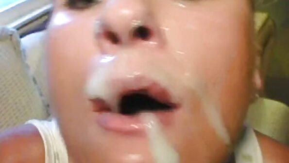 Efter at have drukket te kneppede han en kylling i hendes porno xxx seksi fisse.