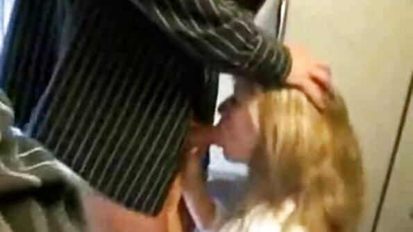 Efter oralsex sprayede han elevens vidyo seks hår med sperm.