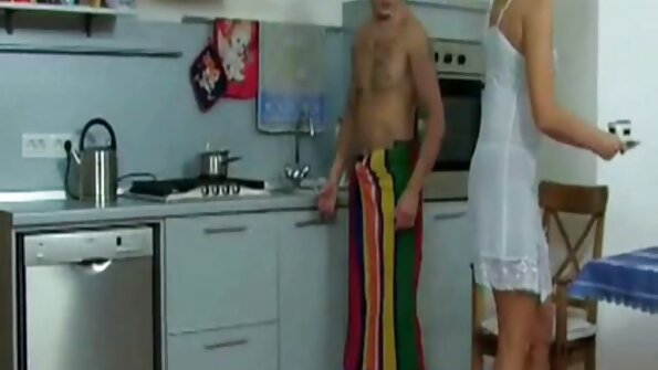Efter sejren kneppede han en sej pige på video masaj porno billardbordet.