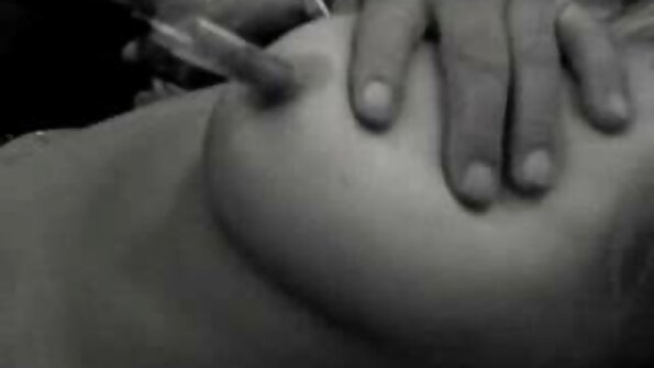 Attraktiv brunette sex amator porno sutter pik.