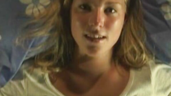 En dame med massage film sex stor erfaring lærer unge mennesker at kneppe.