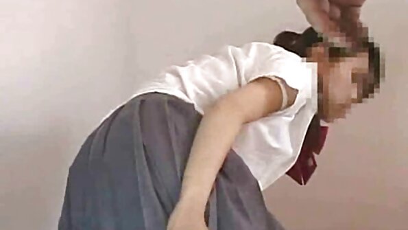 Modellen har sex med en ung kunstner. sex tube porno