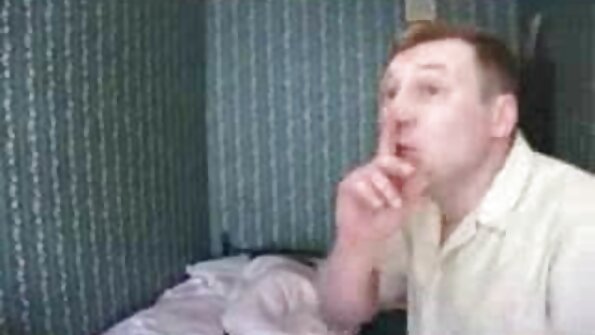 Kvinden tog kontakt og suttede en xxnsek lang penis .