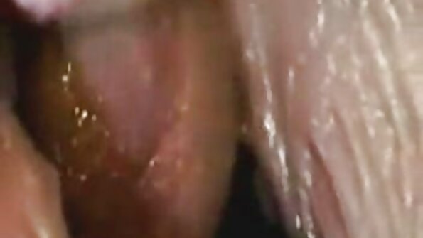Spændt unge på en mands penis kravler med sex porno hd anal fisse.