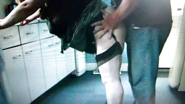 Efter en intim massage viste spermen på tungen sig at være . sekes porno