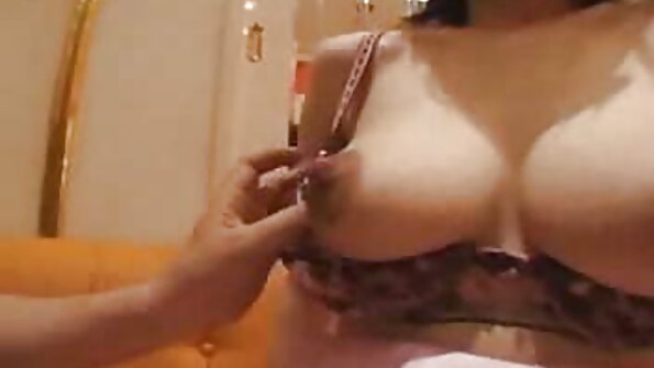 Patlaty kvindebedårer rullede den xxxx porno seks rødhårede på pikken.