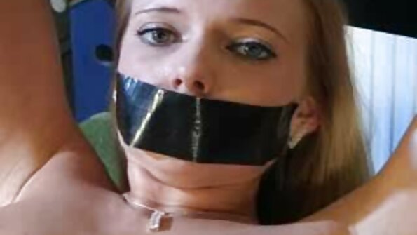 Smukke lesbiske i naturen spreder deres ben og sex tube porno slikker.