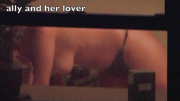 Loshok slog en pige grundigt med en porno sekse tatovering.