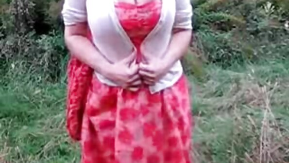 En langsuget penis stikkes yutube porno video af en herre ind i en sød anal.